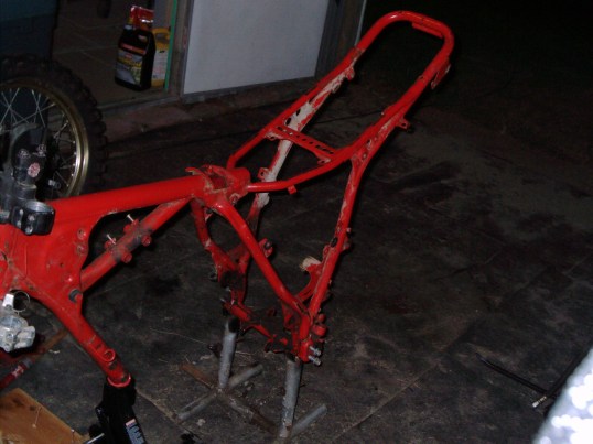 <89 xt600 bare nekkid frame>