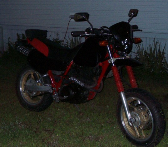 Black & Red 89 XT600 at night