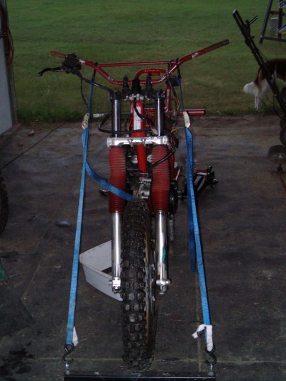 <89 xt600 tearin down 1>