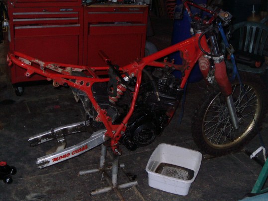 <89 xt600 tearin down 2>