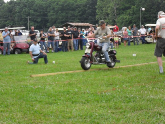 Cushman in plank  race