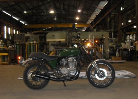 <Vintage Honda with vintage plasma cutter>