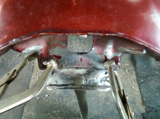 cb750 to cb650 rear tank mount clamped