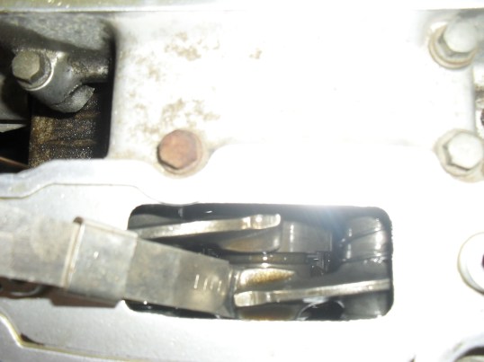 <setting the 1980 CB650C intake valve lash>