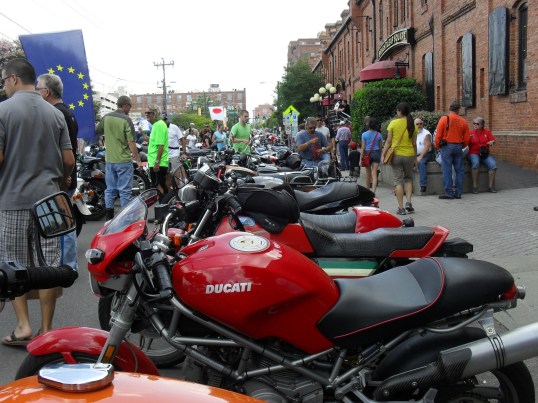 a bevy of Italian beauties