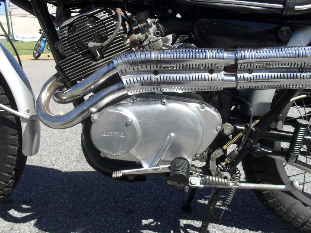 <Honda Scrambler High Pipes>