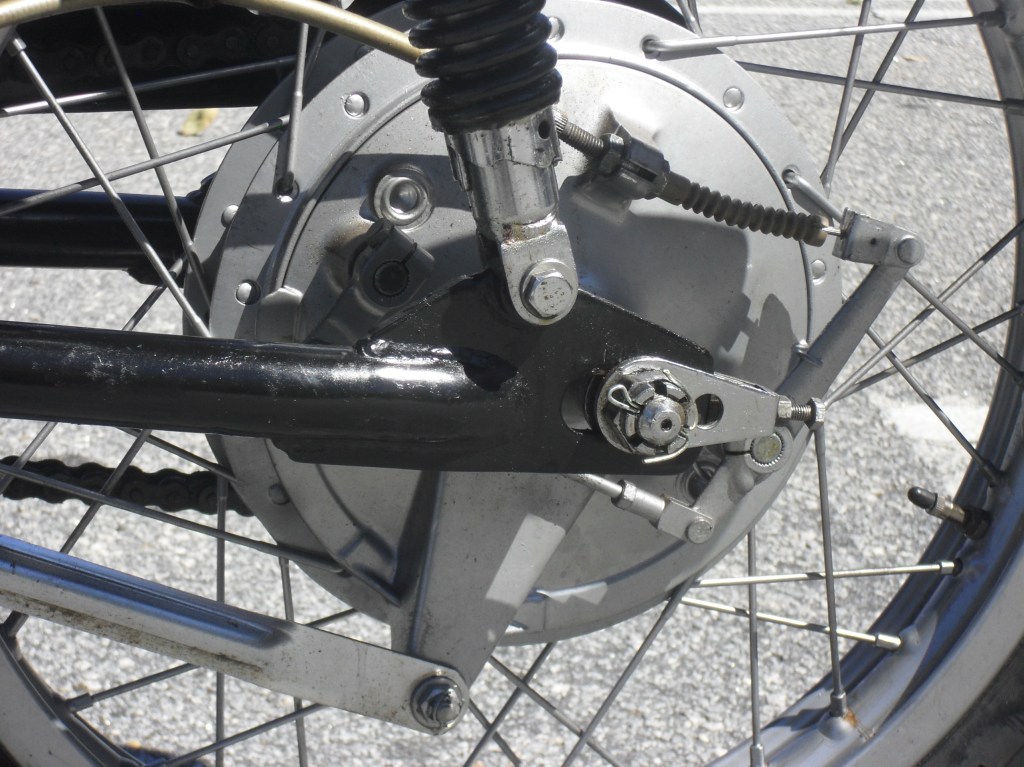 <vintage honda twin leading shoe brakes>