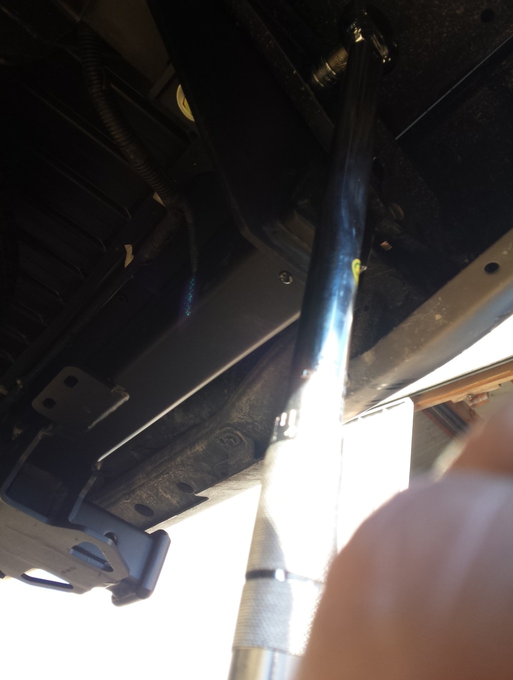 torque wrench install a trailer hitch