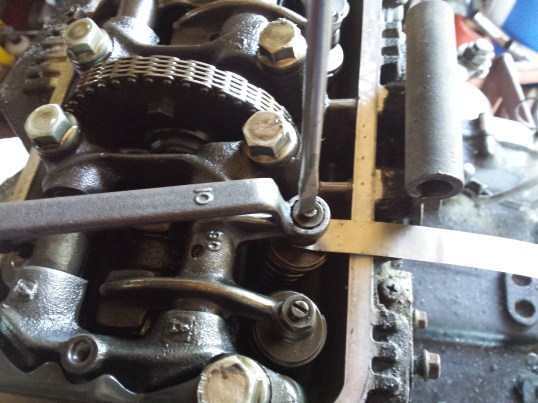 <Honda cb400 intake valve lash>