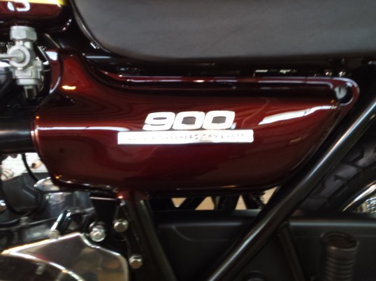 Perfect 1975 Kawasaki Z1B 900 sidecover