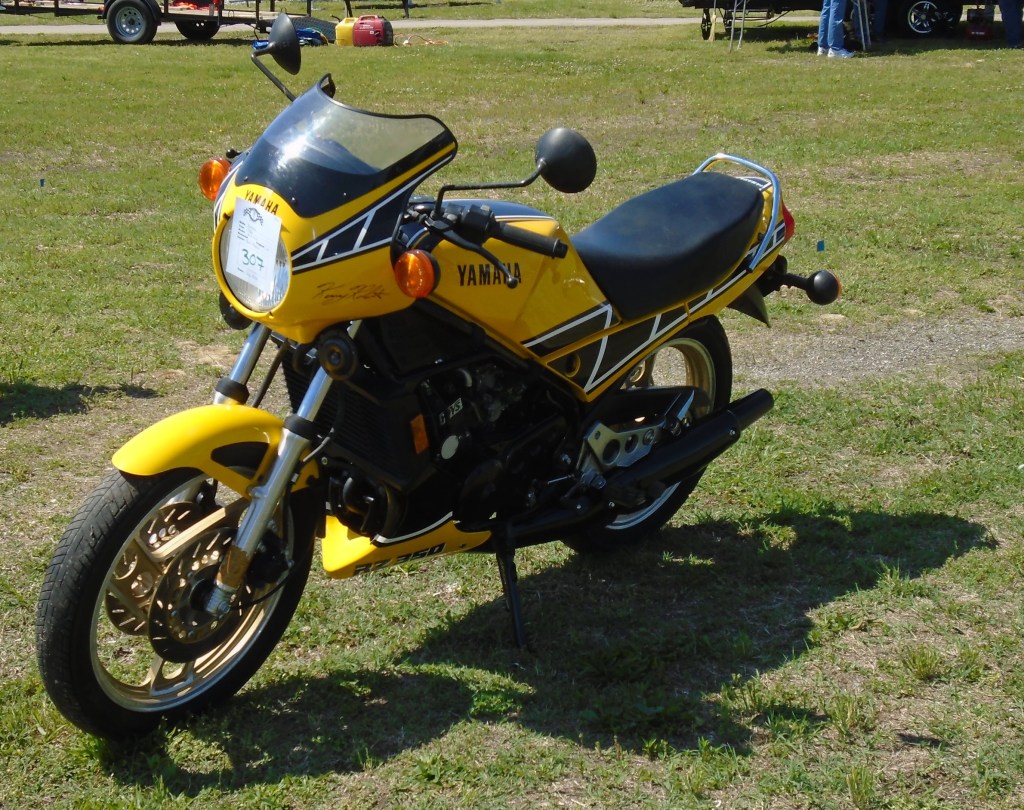 <2 stroke Yamaha>