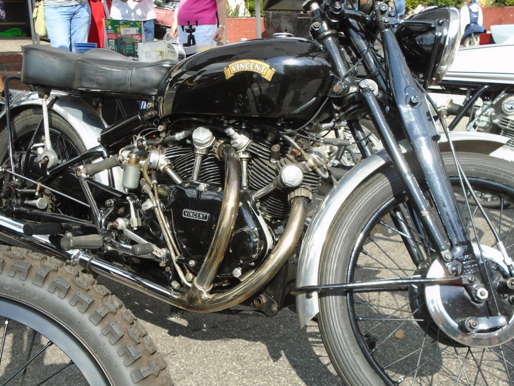 <1952 Vincent>