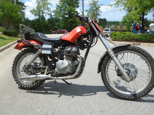 < a Unique Dirty Chopper>