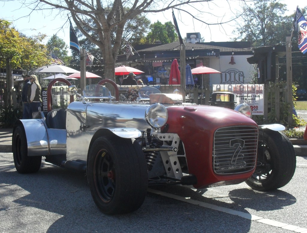 <Lotus Seven replica>