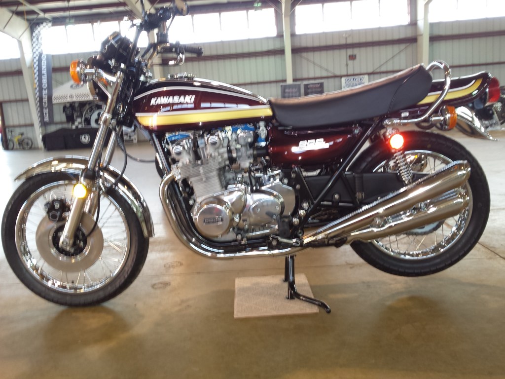 Perfect 1975 Kawasaki Z1B 900 left profile