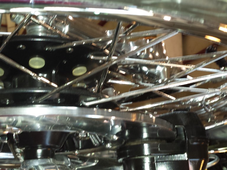 Perfect 1975 Kawasaki Z1B 900 front hub