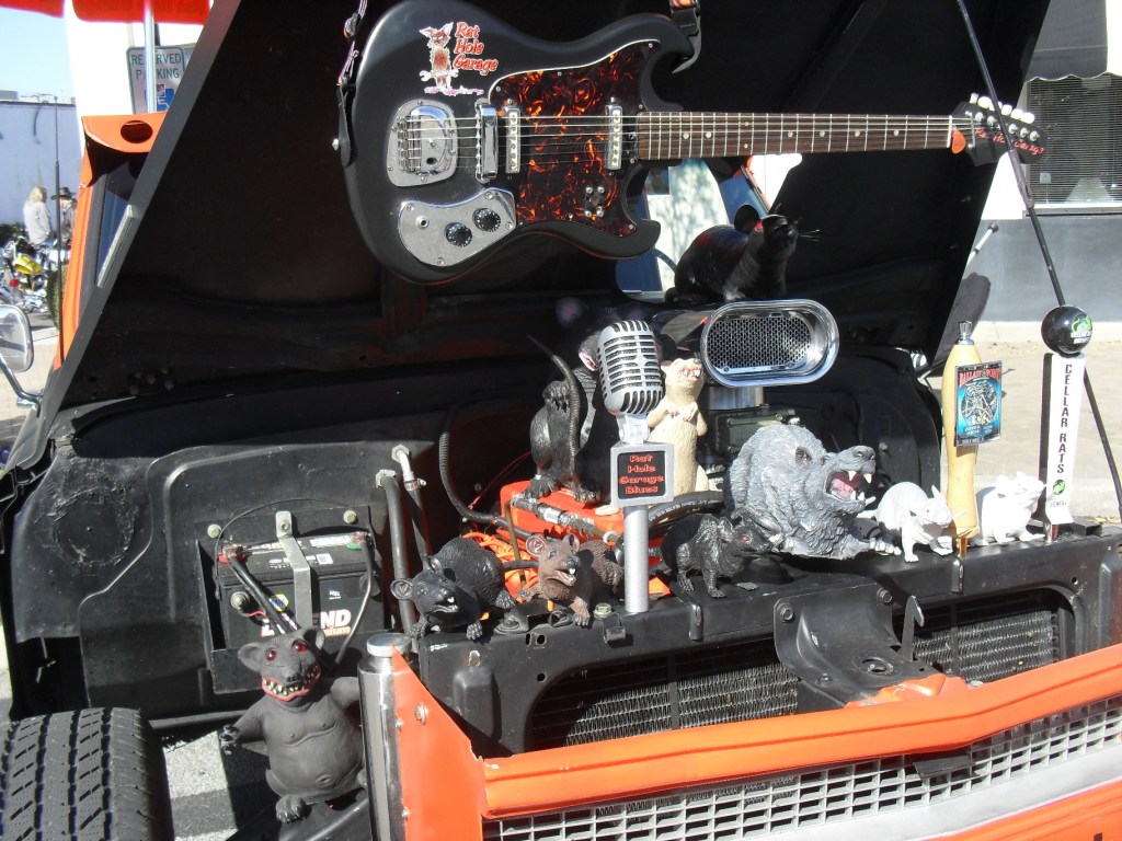 <rat hole garage truck>