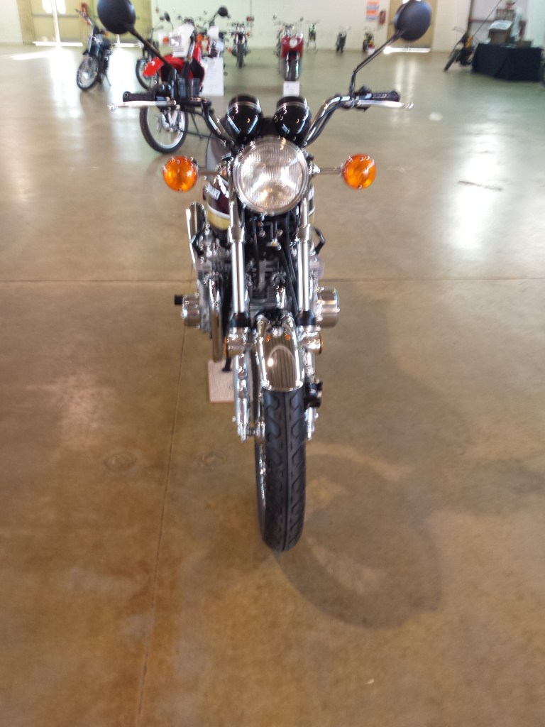 Perfect 1975 Kawasaki Z1B 900 head on
